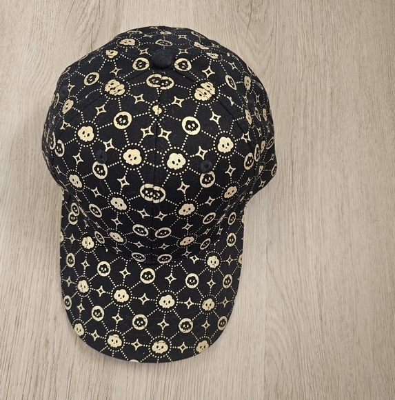 NWOT Black & Metallic Gold Ball cap w Adjustable Back. - Picture 3 of 8